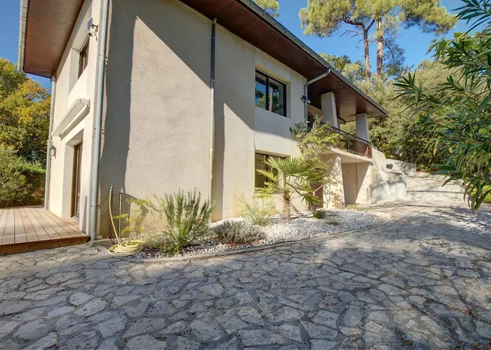 Villa De La Source *