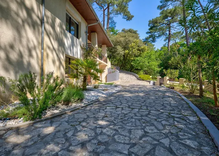 De La Source Villa *